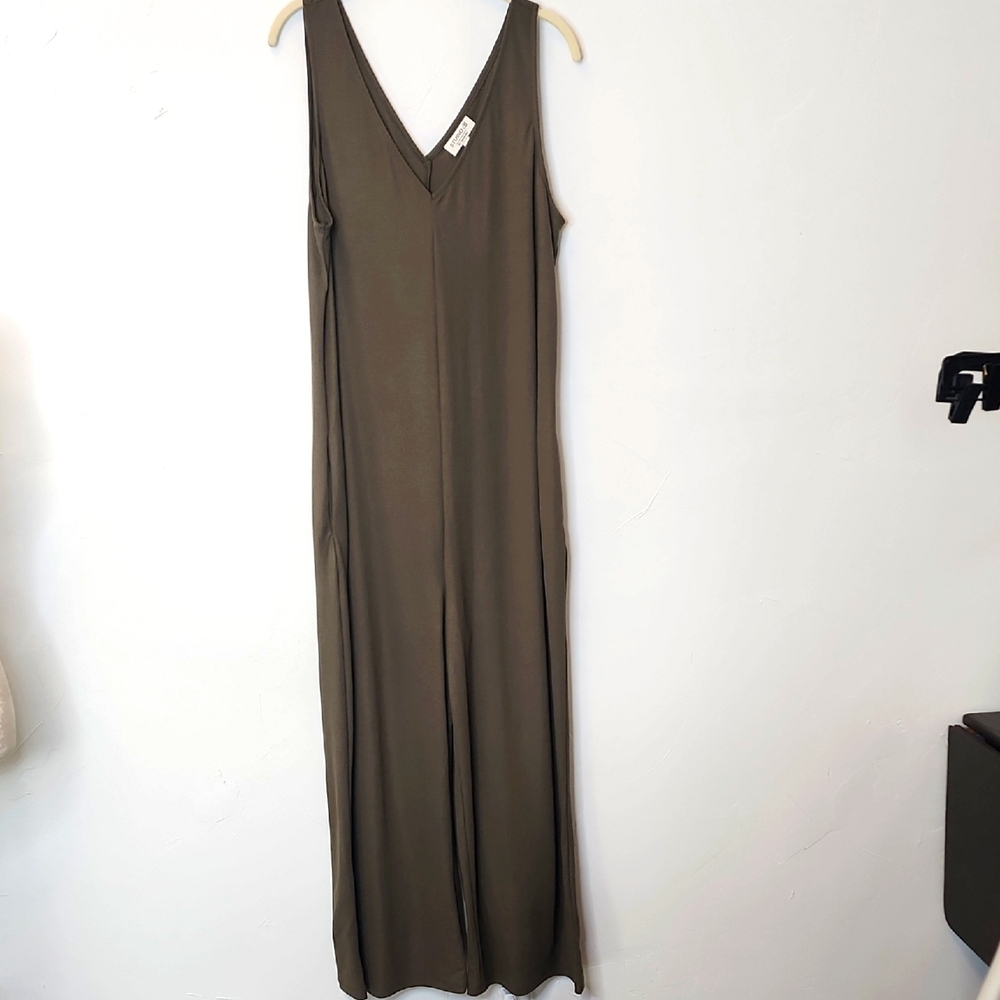 NWT Studieo B glive green Sz L jumpsuit.   B51